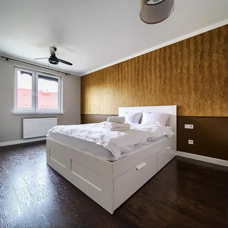 Partynice Cosy Apartment *